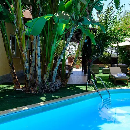 Aqua Luxury By Nomads Villa